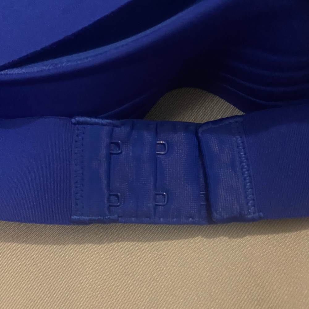 All in Motion Vibrant Blue Women's Bra - Picture 3 of 4